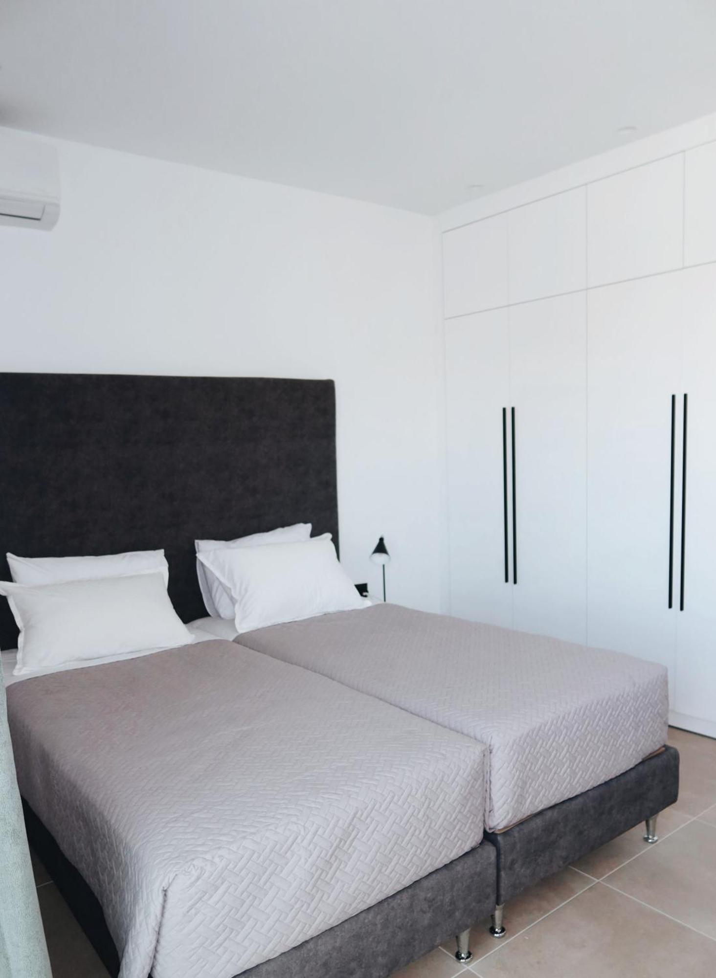 Vila Azure Mirage Adults Only Private Seaside W Garden And Parking